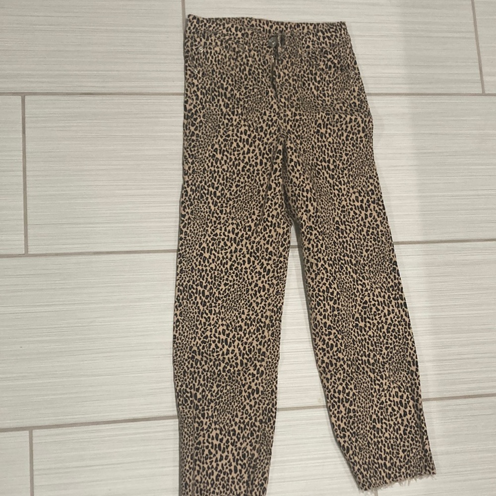 High rise, cheetah print H&M jeans. Good condition.